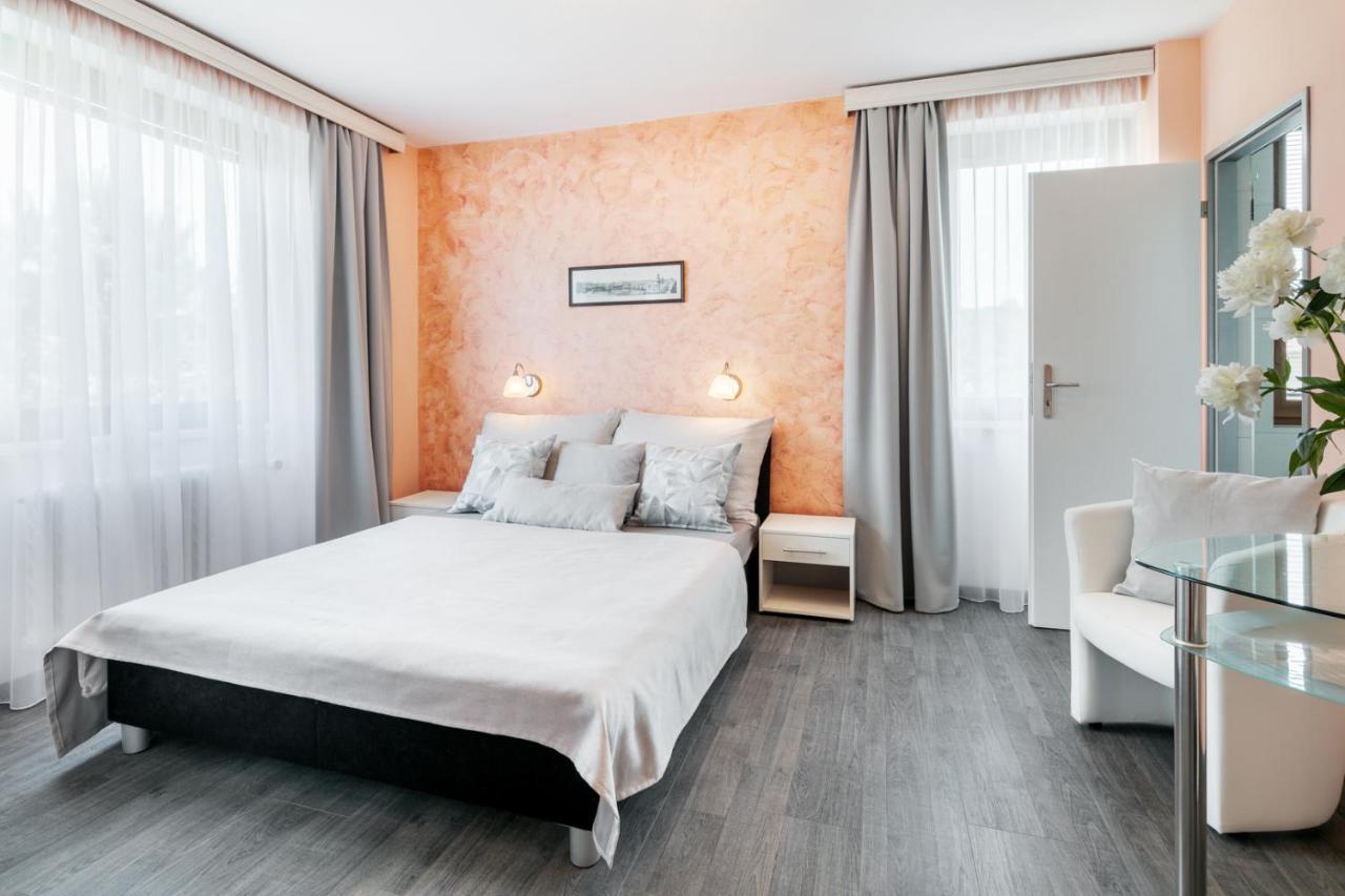 A.V.E. Pension Kliska Prague Ngoại thất bức ảnh